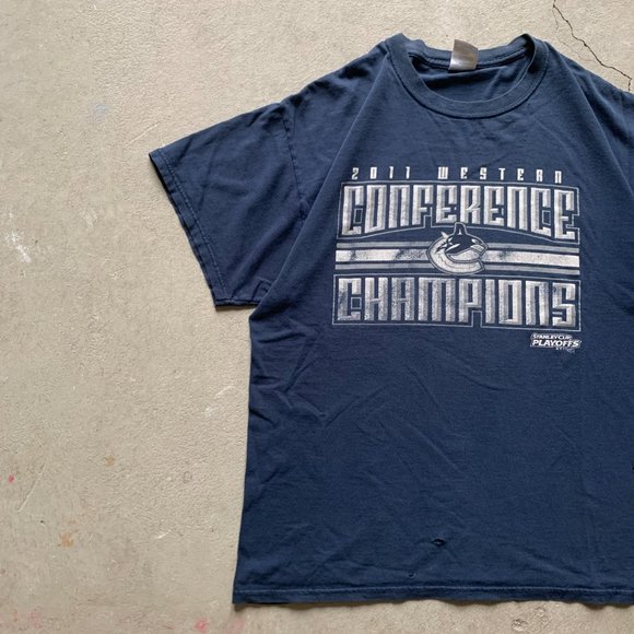 2011 Vintage Stanley Cup Canucks Tee - Picture 2 of 5